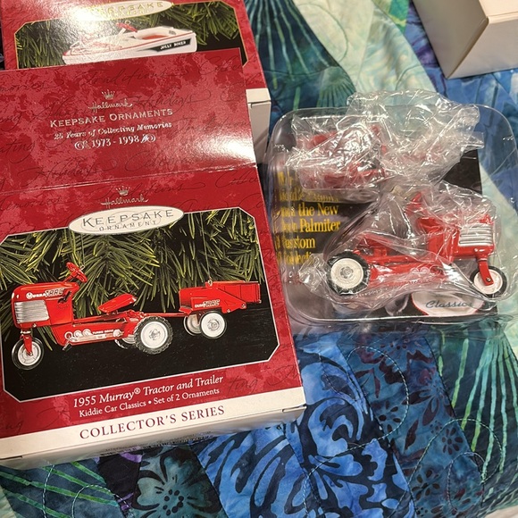 Keepsake ornaments in box - Picture 6 of 10